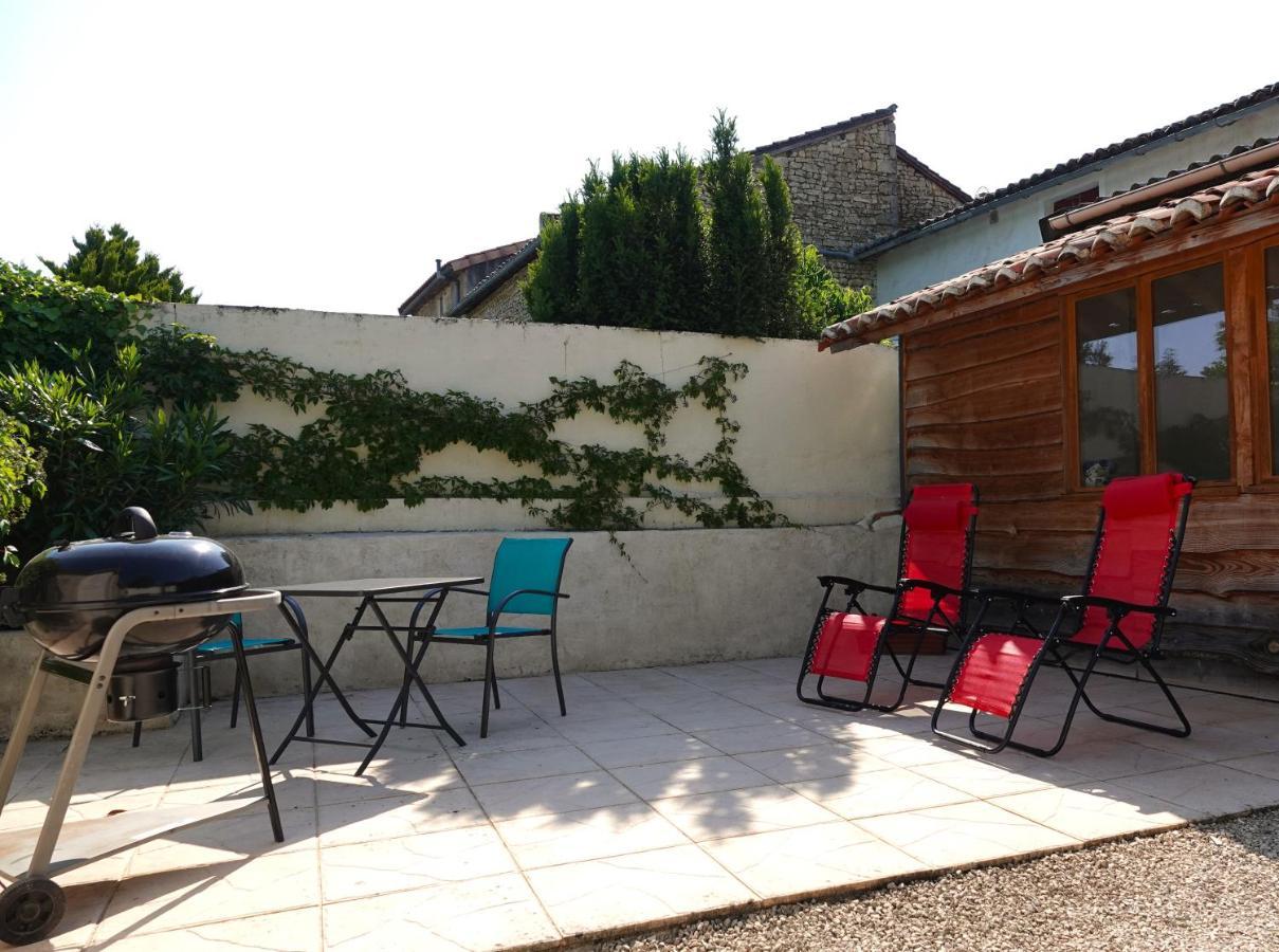 Gite Rural La Maison Mauve Ventouse Esterno foto